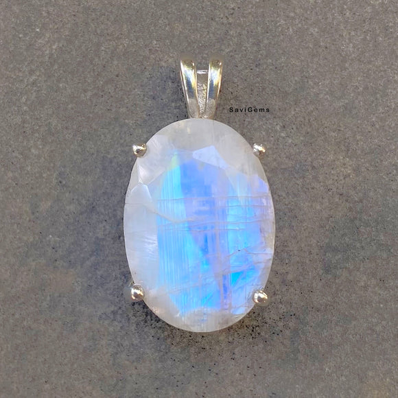 Natural Rainbow Moonstone 925 Sterling Silver Pendant